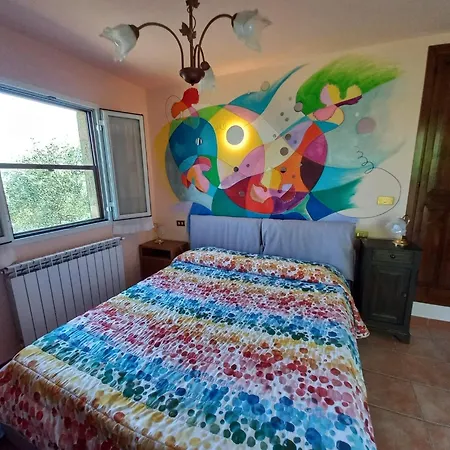 Casetta Mari Immersa In Un Vigneto *